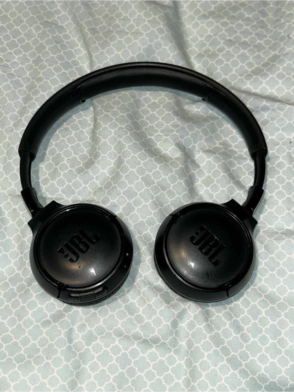 JBL Black On-Ear Wireless Headphones with Built-In Controls